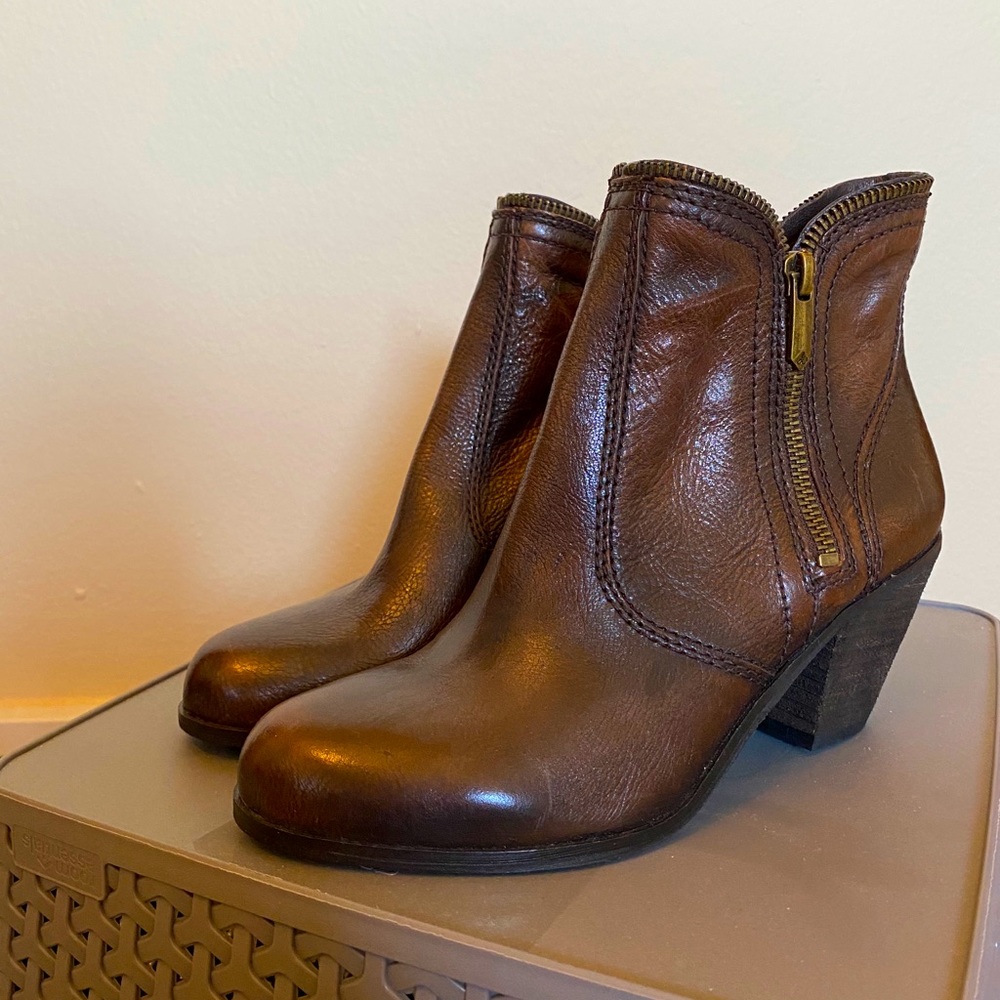 Sam Edelman ‘Linden’ Ankle Bootie